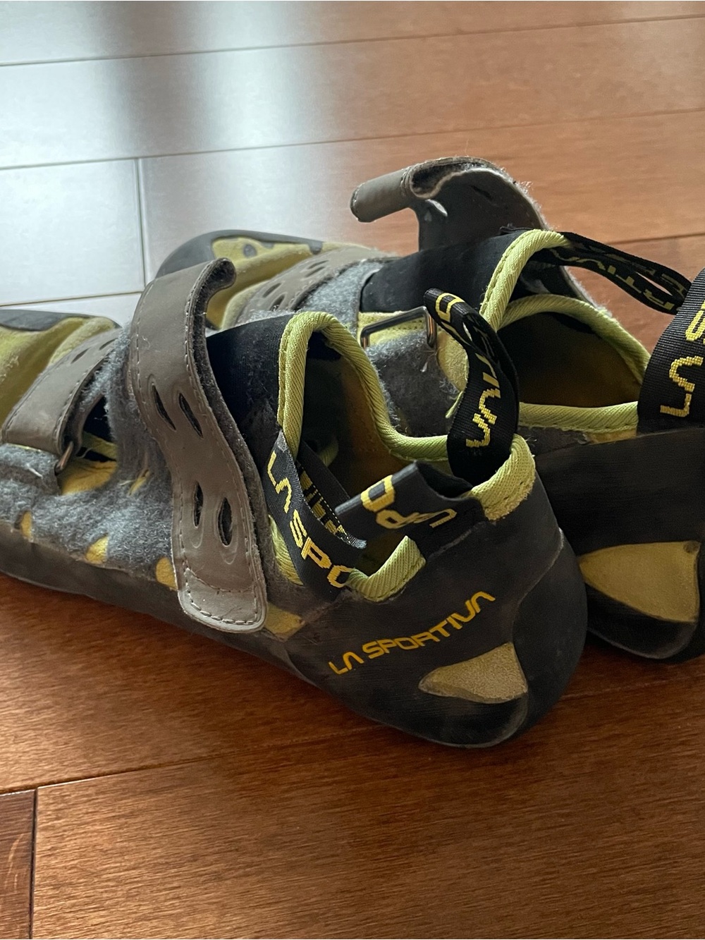 La Sportiva Tarantula Climbing Shoes in the Kiwi/Grey